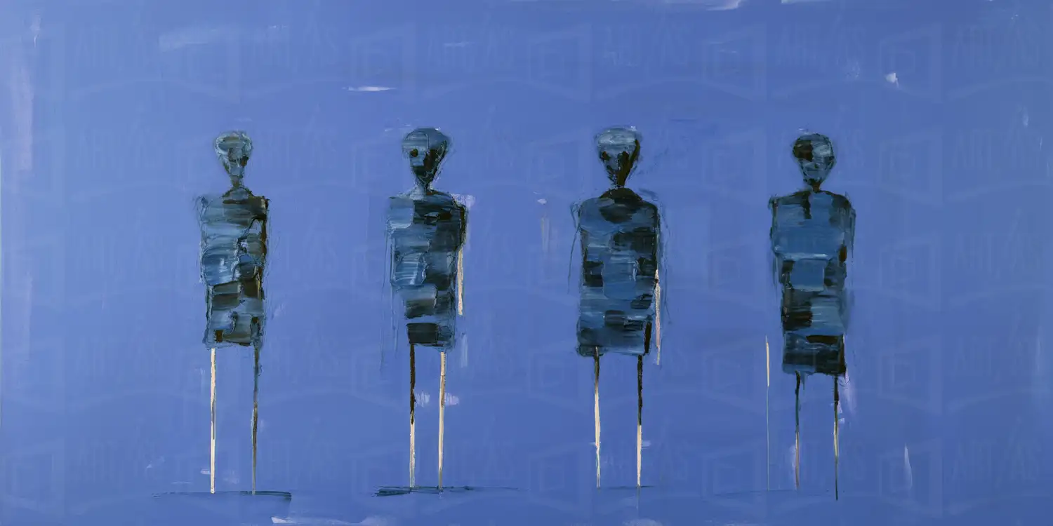 Cuatro figuras estilizadas sobre un fondo azul. | CUADROS DE ATREZZO PARA CINE Y PUBLICIDAD